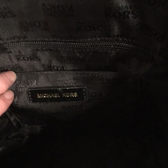 NWT Michael Kors monogram carry all tote - Picture 7 of 8